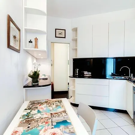 Elegante Casa Con Garage Ac Wifi Balcony Como