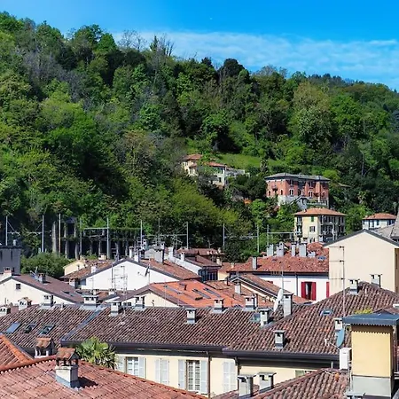 Elegante Casa Con Garage Ac Wifi Balcony Como