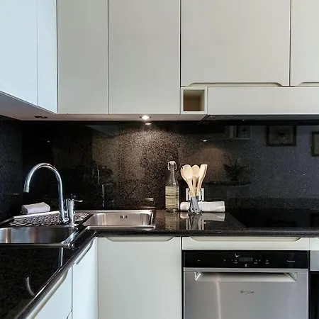 Elegante Casa Con Garage Ac Wifi Balcony Appartement