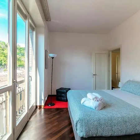 Elegante Casa Con Garage Ac Wifi Balcony Como