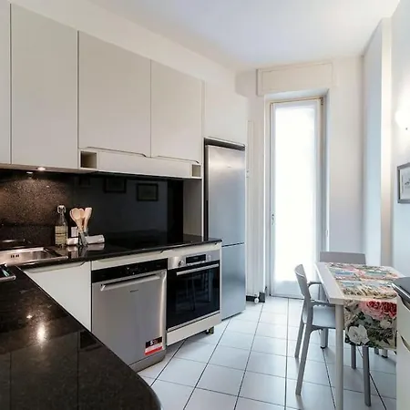 Elegante Casa Con Garage Ac Wifi Balcony Appartamento Côme